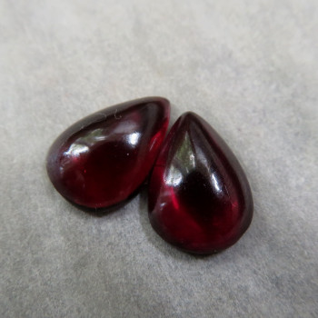 Granát Almandin 14x10mm, pár  č.B1