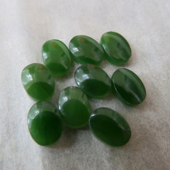 Jade, oval 8x6mm 1pc