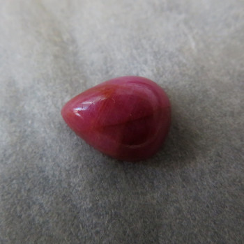 Rubín minikabošon  R10.