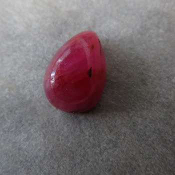 Rubín minikabošon  R13.