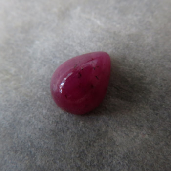 Rubín minikabošon  R14.