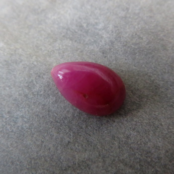 Rubín minikabošon  R16.