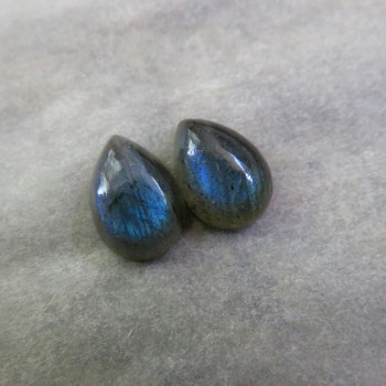 Labradorite extra, 10x7mm, pair LK 017
