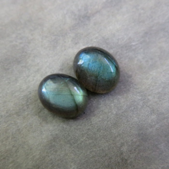 Labradorite extra, 10x8mm, pair LK 028