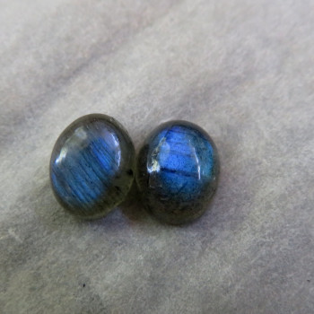 Labradorite extra, 10x8mm, pair LK 032
