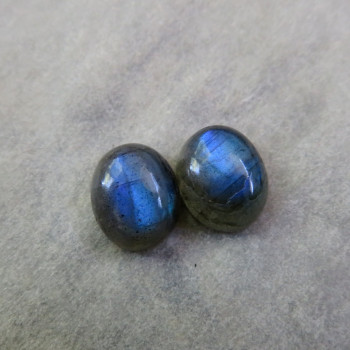Labradorite extra, 10x8mm, pair LK 033