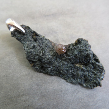 Diamant v Kimberlitu přívěsek č.1