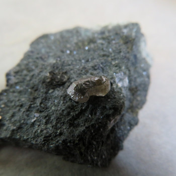 diamant přírodní v kimberlitu přívěsek