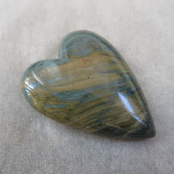 Larsonite USA, heart cabochon No.A1