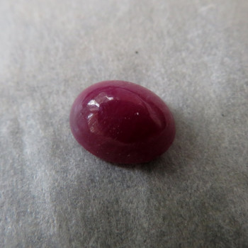 Ruby minicabochon R03