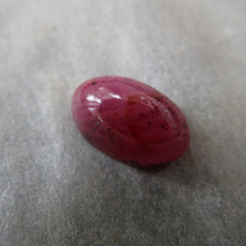Ruby minicabochon R04