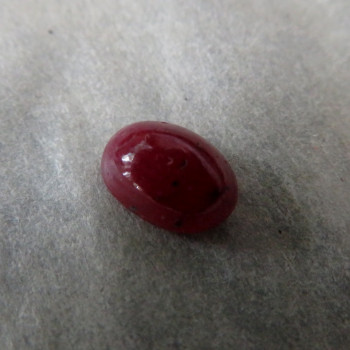 Ruby minicabochon R09