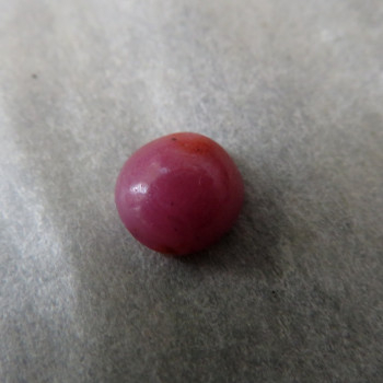 Ruby minicabochon R011