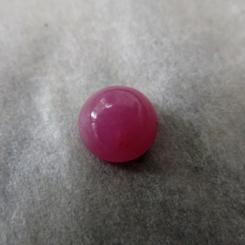 Ruby minicabochon R013