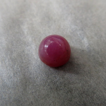 Ruby minicabochon R014