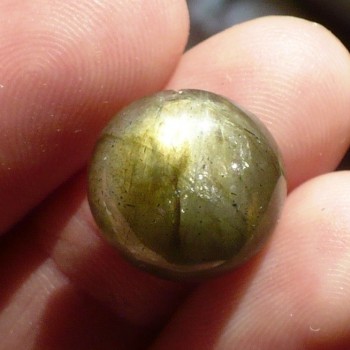 Labradorit  kabošon 14 mm, Madagaskar,   č.15| www.sperkove-kameny.cz