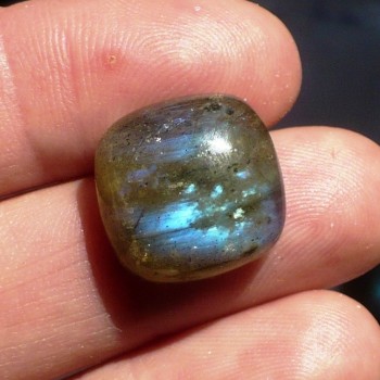 Labradorit, kabošon, čtverec 15x15 mm, Madagaskar, č.3|www.sperkove-kameny.cz