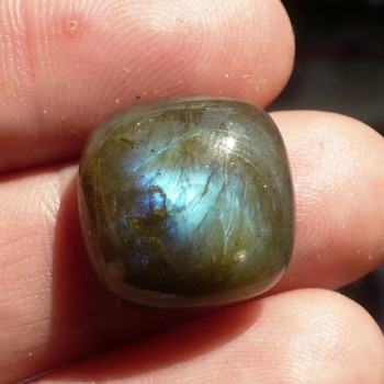 Labradorit, kabošon, čtverec 15x15 mm, Madagaskar, č.6|www.sperkove-kameny.cz
