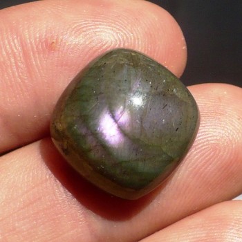 Labradorit, kabošon, čtverec 15x15 mm, Madagaskar, č.14|www.sperkove-kameny.cz