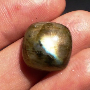 Labradorit, kabošon, čtverec 15x15 mm, Madagaskar, č.15|www.sperkove-kameny.cz
