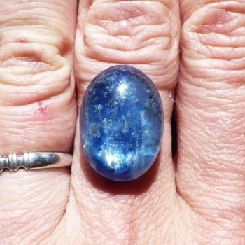  Kyanit  extra , kabošon 18x13 mm č.1| šperkové-kameny.cz