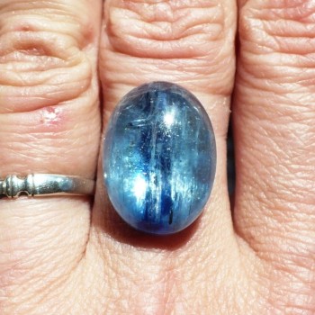  Kyanit  extra , kabošon 18x13 mm č.4| šperkové-kameny.cz
