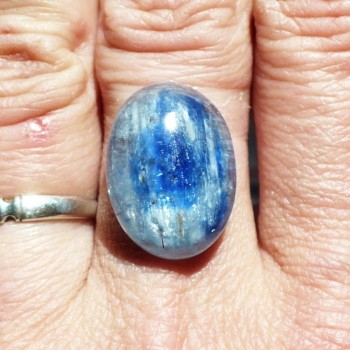  Kyanit  extra , kabošon 18x13 mm č.10| šperkové-kameny.cz