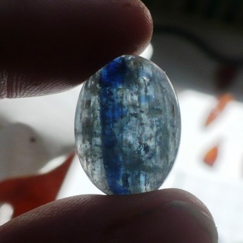  Kyanit  extra , kabošon 18x13 mm č.12| šperkové-kameny.cz