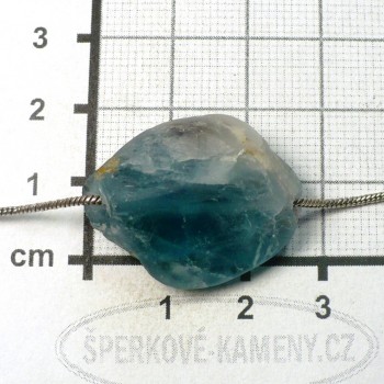 Smaragdový fluorit surový, vrtaný č.12 | šperkové-kameny.cz