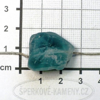 Smaragdový fluorit surový, vrtaný č.13 | šperkové-kameny.cz