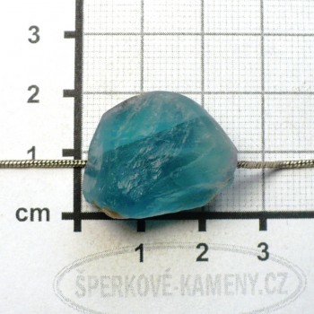 Smaragdový fluorit surový, vrtaný č.16 | šperkové-kameny.cz
