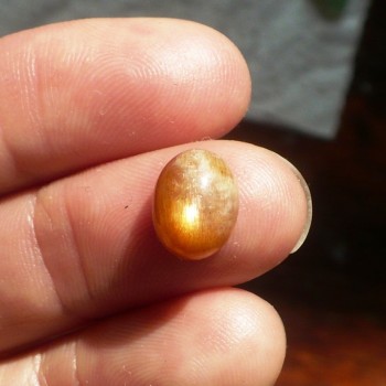 sluneční kámen , kabošon 10x8mm, č.10| www.sperkove-kameny.cz