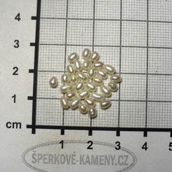 Říční perla,drobná, pravidelná, 30 ks| šperkové-kameny.cz