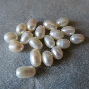 Říční perla bílá,7 mm, 18 ks