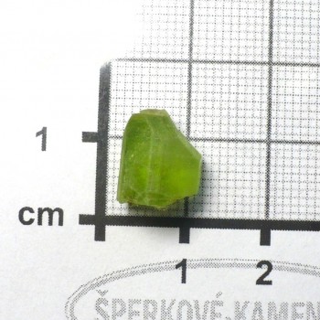 Olivín přírodní, surový,  krystal č. 17|šperkové-kameny.cz