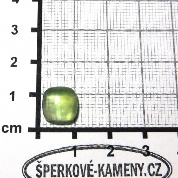 Prehnit  kabošon  10 x 10 mm - P9| www.sperkove-kameny.cz