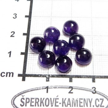 Ametyst, tmavý, kulatý kabošon, pr. 8 mm (P)| www.sperkove-kameny.cz