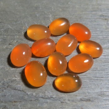 Karneol,přírodní-světlý, minikabošon 8x6 mm, 1 ks